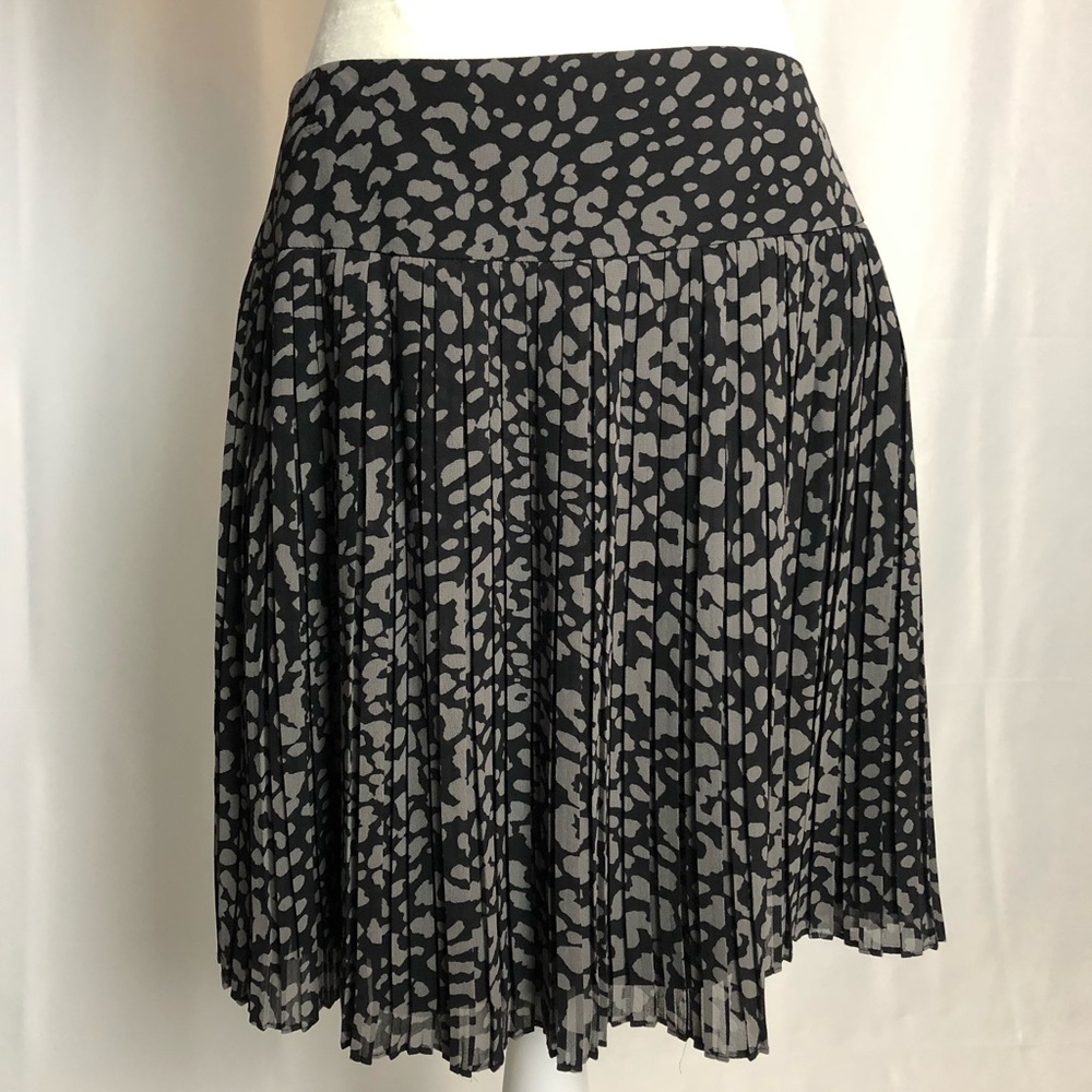 Loft pleated skirt